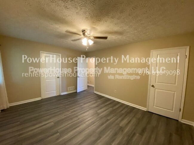 Building Photo - 10260 Piney Ridge Walk