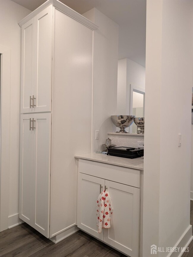 Building Photo - 1138 Vanderbergh Blvd