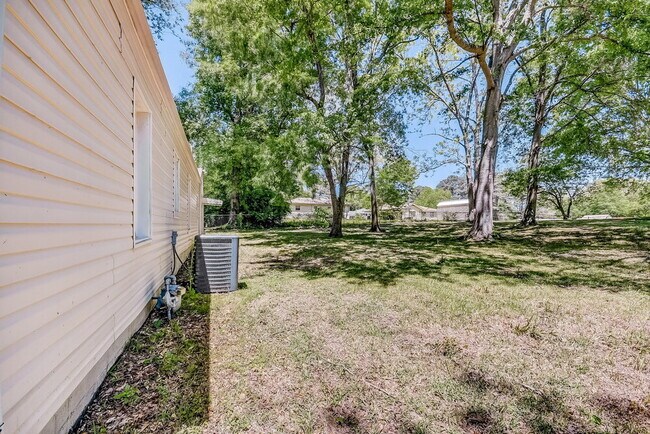 Building Photo - 937 9th Ave