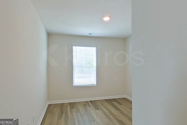 Building Photo - 127 Overstreet Way