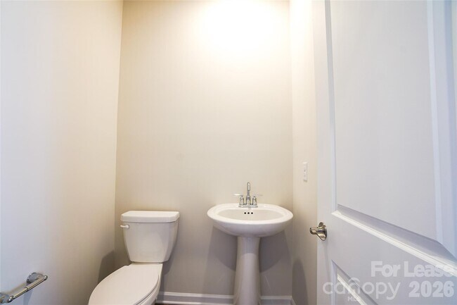 Building Photo - 1403 Caracara Ct