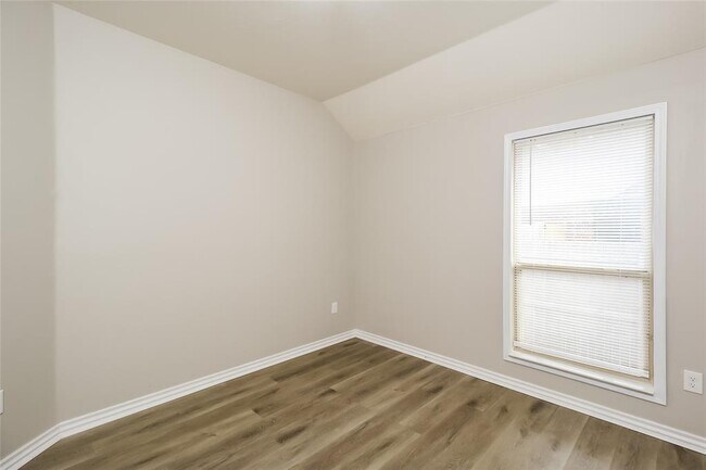 Building Photo - 11704 Gwendolyn Ln