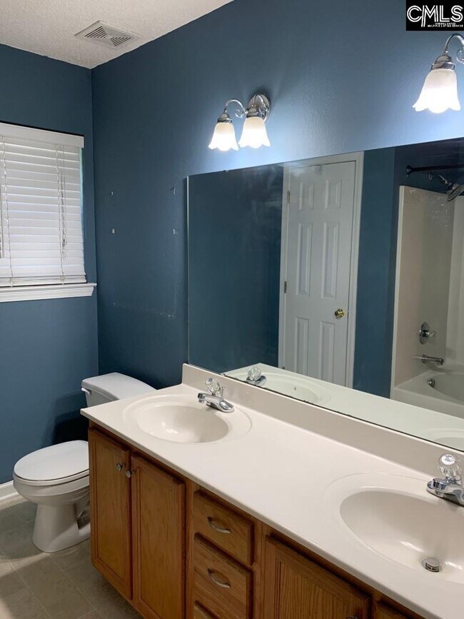 Building Photo - 501 Beech Branch Dr