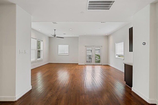 Building Photo - 5743 Kansas St