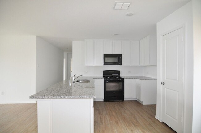 Building Photo - AVAILABLE NOW - Like-New 2024 Lennar Home in Amenity-Rich Community | 3 Bedrooms, Granite Counter...