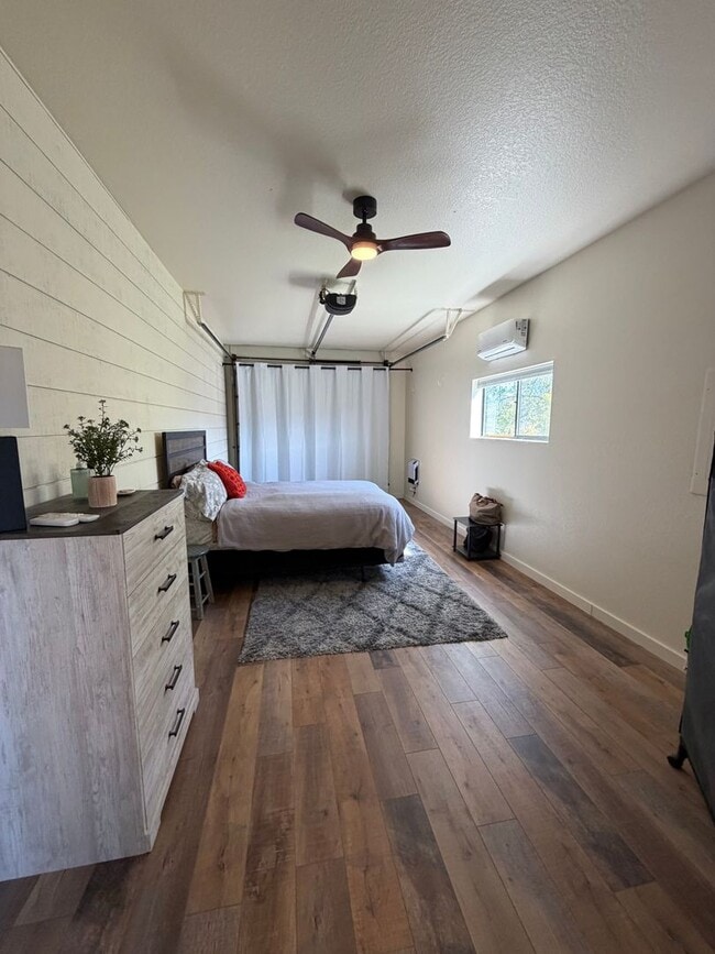Building Photo - W Central Duplex