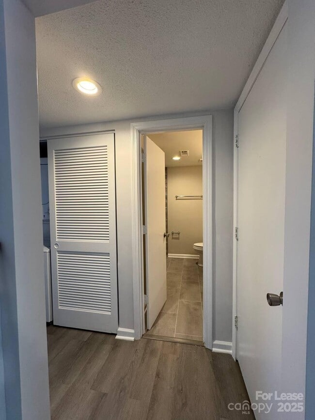 Building Photo - 1466 Riverwood Ct