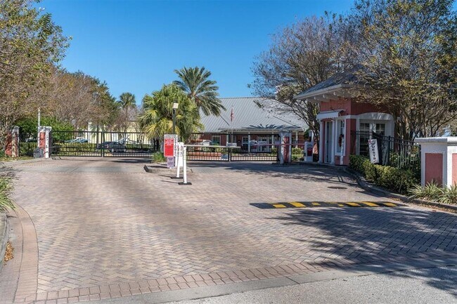 Building Photo - 102 Pompano Dr SE