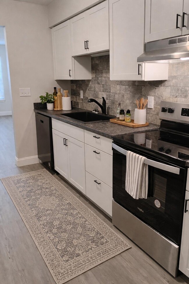Building Photo - Sunnydale Acres - 2 Bed, 1 Bath - NO WAITLIST