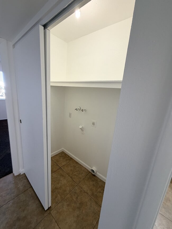 Building Photo - 10595 W Arica Rd