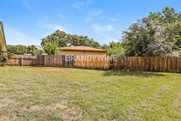 Building Photo - 2310 Stockbridge Ct