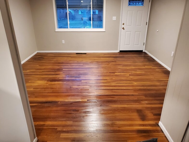 Building Photo - 3398 Reaver Ave