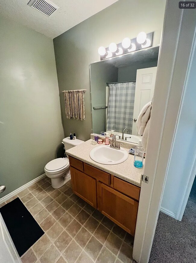 Building Photo - Spacious End-Row Townhome