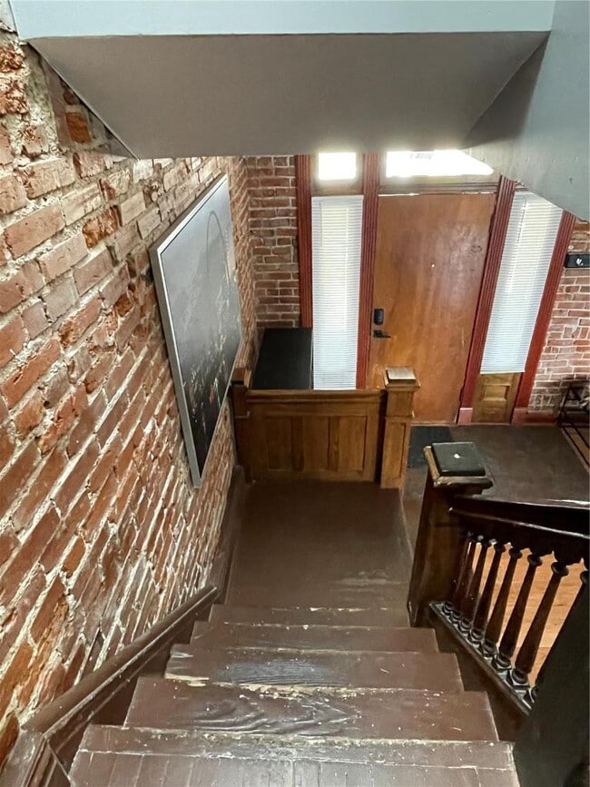 Building Photo - 5746 De Giverville Ave
