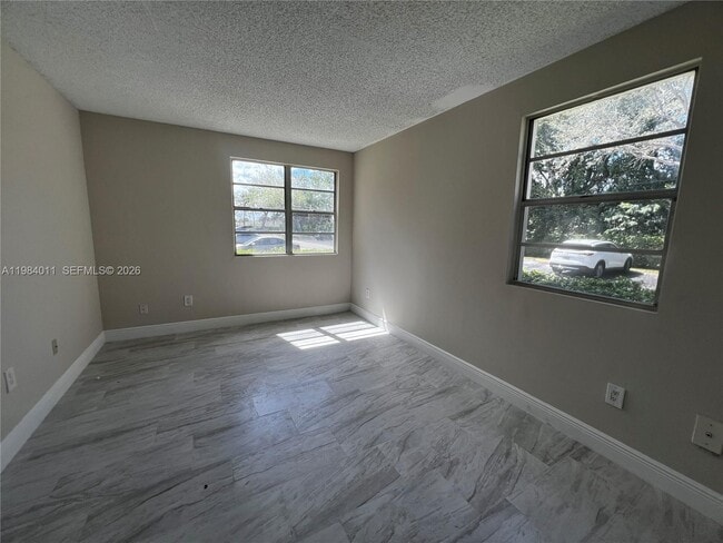 Building Photo - 1247 SW 46th Ave