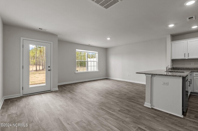 Building Photo - 2305 Gracie Ln
