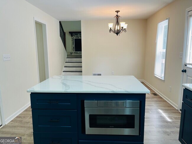 Building Photo - 28 Bowers Dr