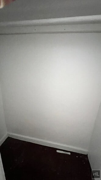 Building Photo - 718 E 39th St