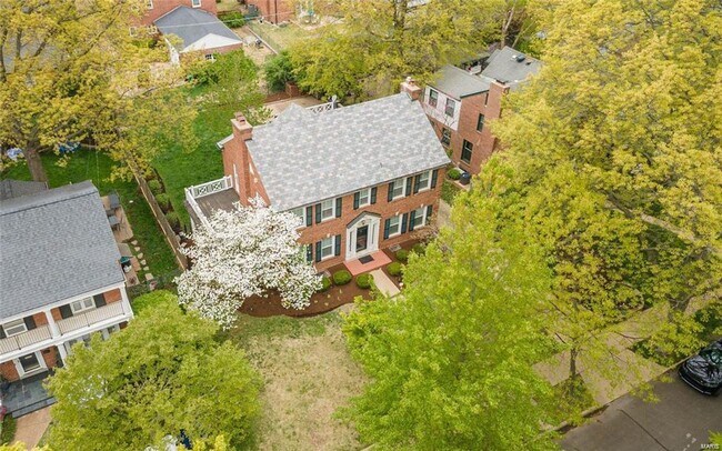 Building Photo - 937 S Bemiston Ave