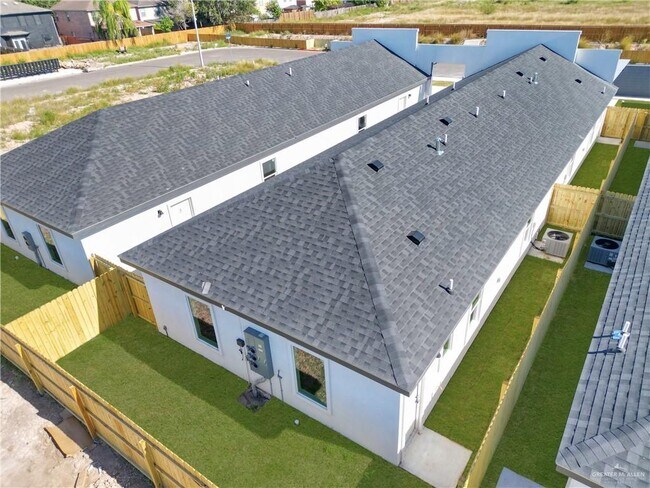 Building Photo - 26 Hilltop S Ave