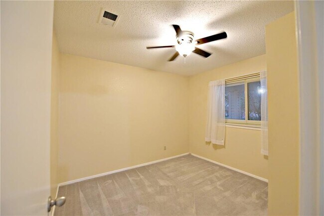 Building Photo - 11028 Hard Rock Rd