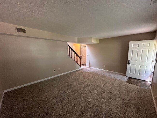 Building Photo - 8570 Fairway Trail