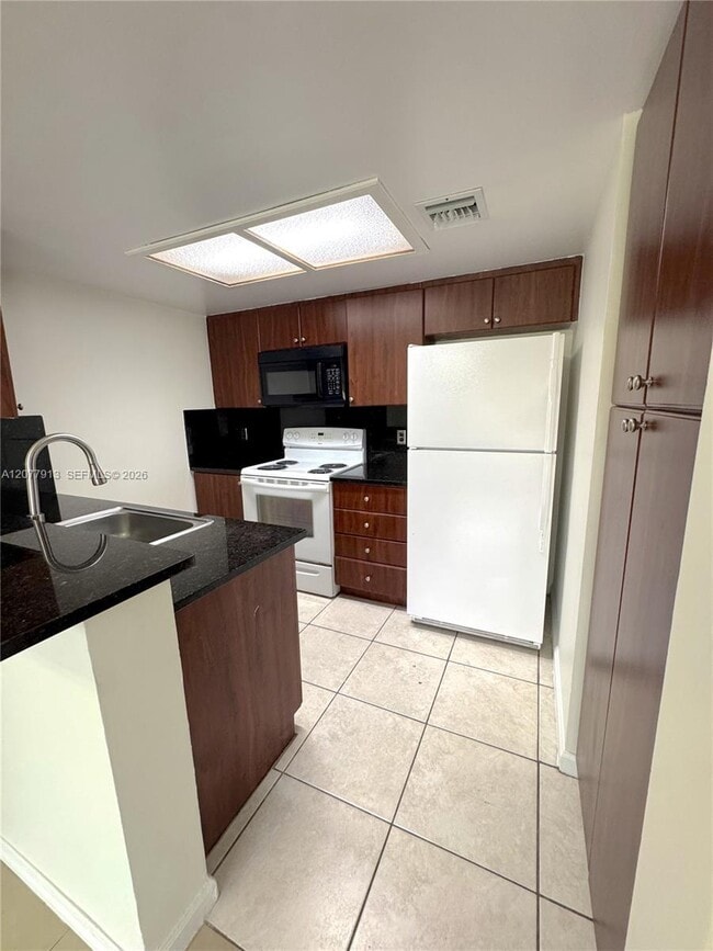 Building Photo - 3252 Coral Lake Ln