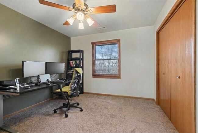 Building Photo - 11804 Long Run Dr