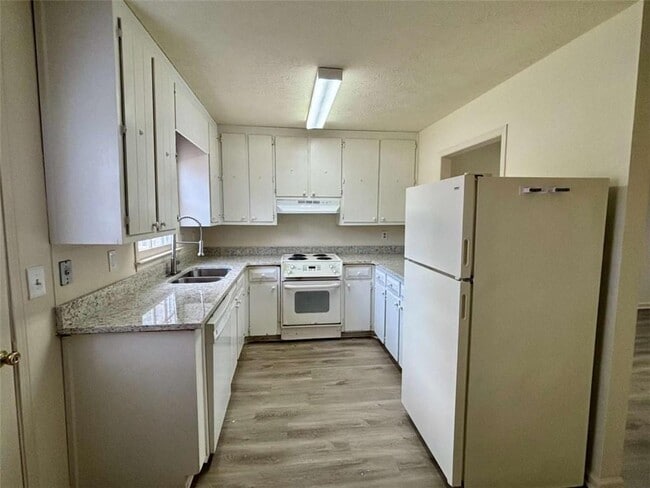 Building Photo - 5296 Weyden Trail