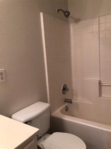 Building Photo - 2503 Cherry Dr