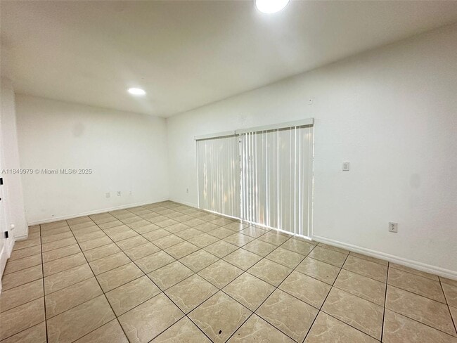 Building Photo - 941 SW 6th Pl