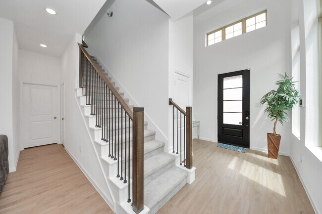 Building Photo - 309 Violet Crown Ln