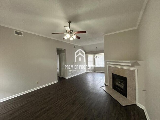 Building Photo - 6232 Ravenwood Lake Dr E