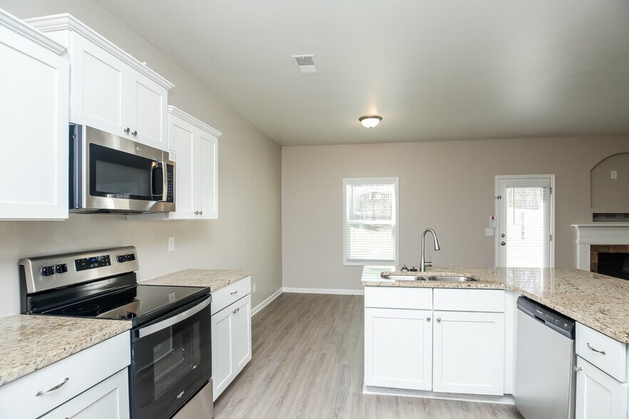 Building Photo - 149 Lindsey Dr