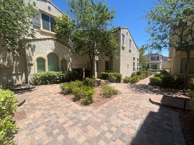 Building Photo - 3 Bed 3.5 Bath Summerlin - MOVE IN SPECIAL