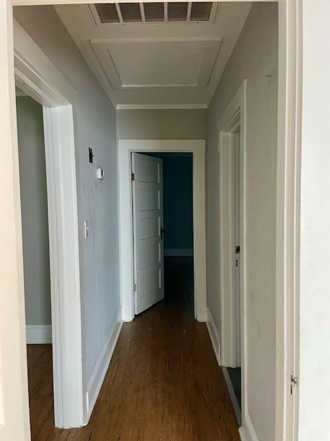 Building Photo - Cute 2 bedroom house