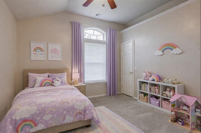 Building Photo - 1224 Capitol Dr