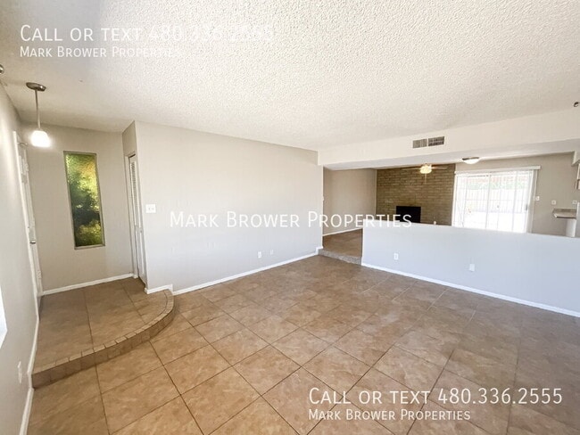 Building Photo - 4025 W Carol Ave