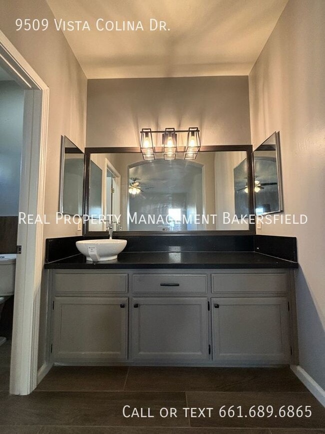 Building Photo - 9509 Vista Colina Dr