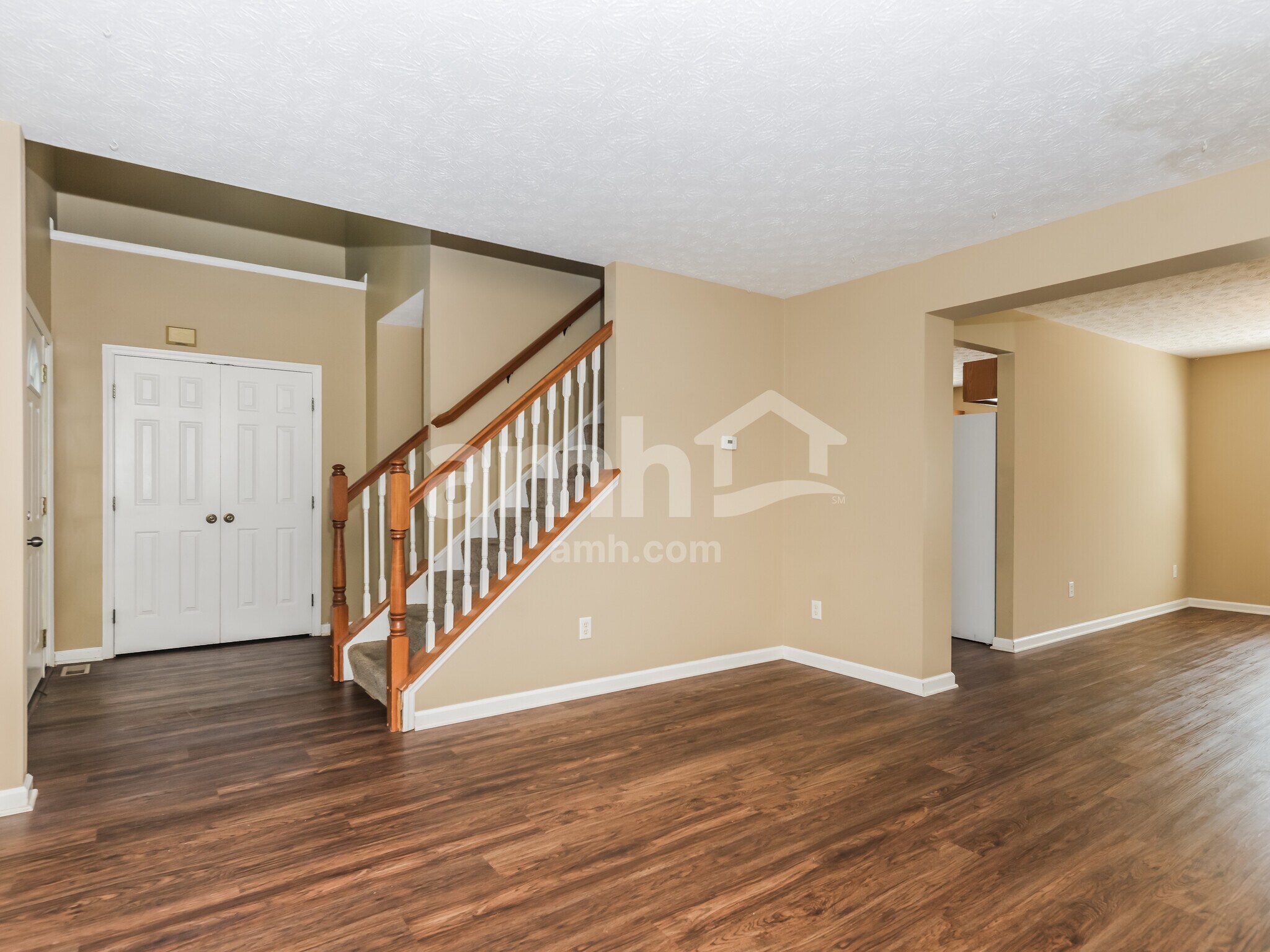 Building Photo - 5192 Summerset Dr