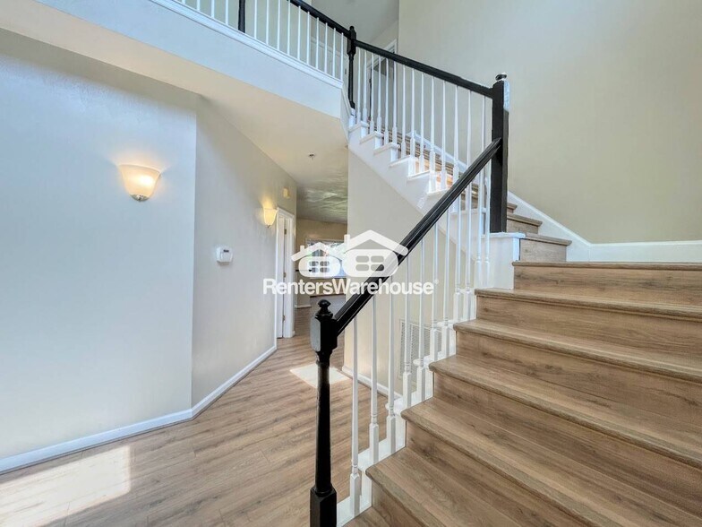 Building Photo - 3512 Canterbury Dr
