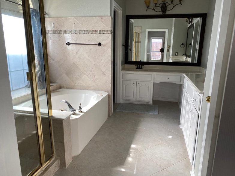 Building Photo - 1120 Coolidge St