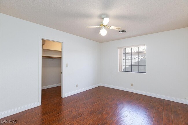 Building Photo - 6442 W Mesa Vista Ave