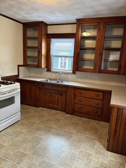 Kitchen - 23 Prospect St