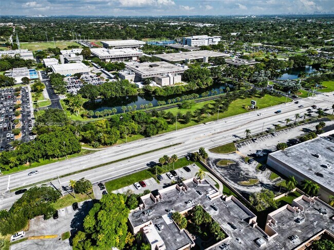 Building Photo - 10425 SW 112th Ave