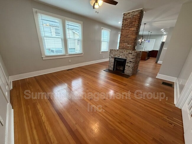 Building Photo - 8 N Broad St