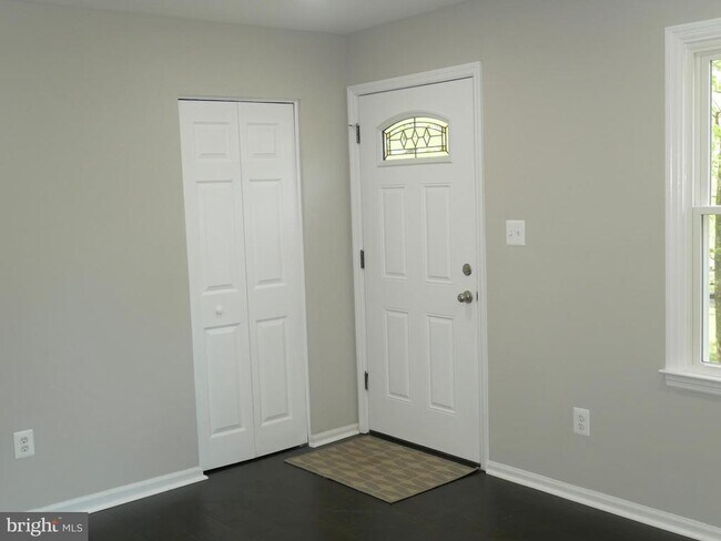 Building Photo - 35600 Sassafras Dr