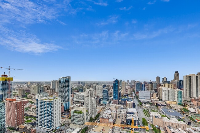 Building Photo - 400 N La Salle Dr