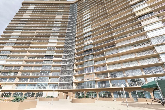 Building Photo - MODERN HIGH-RISE CONDO/11TH FLOOR OF LVCC ...