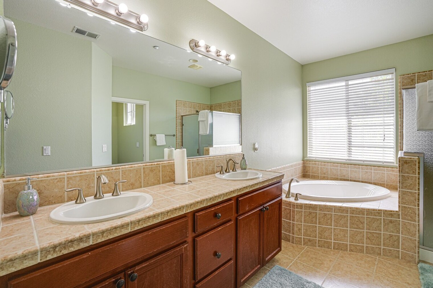 Building Photo - 140 Lawlor Ct